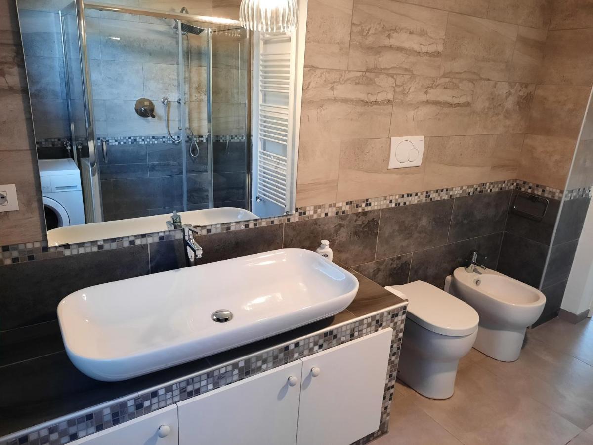 Casa Matilde - Appartamento Vista Mare - Con Posto Auto 菲纳莱利古雷 外观 照片