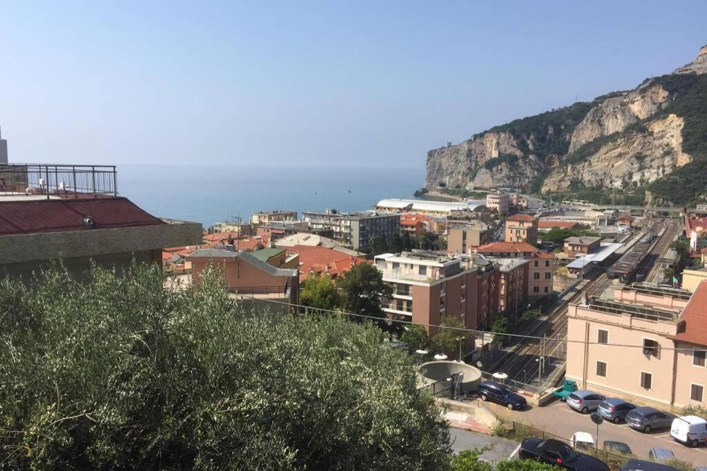 Casa Matilde - Appartamento Vista Mare - Con Posto Auto 菲纳莱利古雷 外观 照片