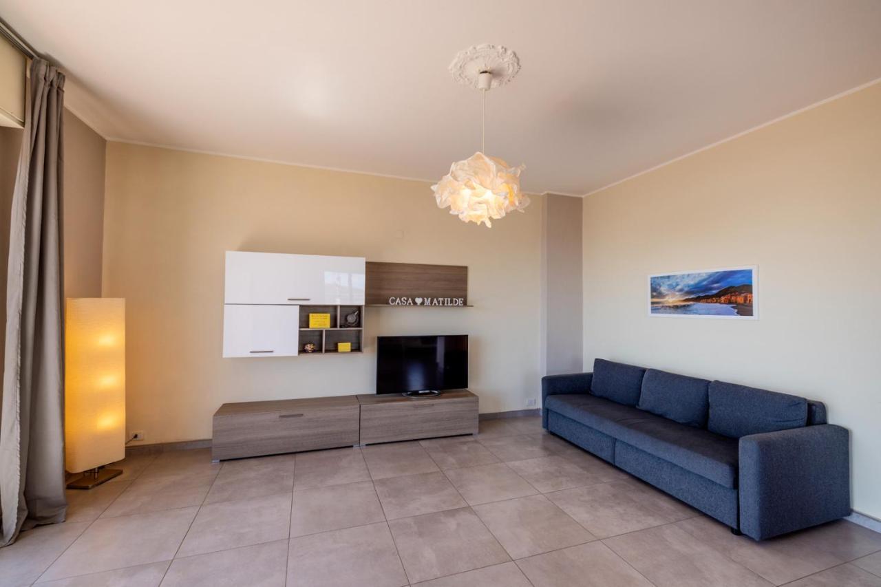 Casa Matilde - Appartamento Vista Mare - Con Posto Auto 菲纳莱利古雷 外观 照片