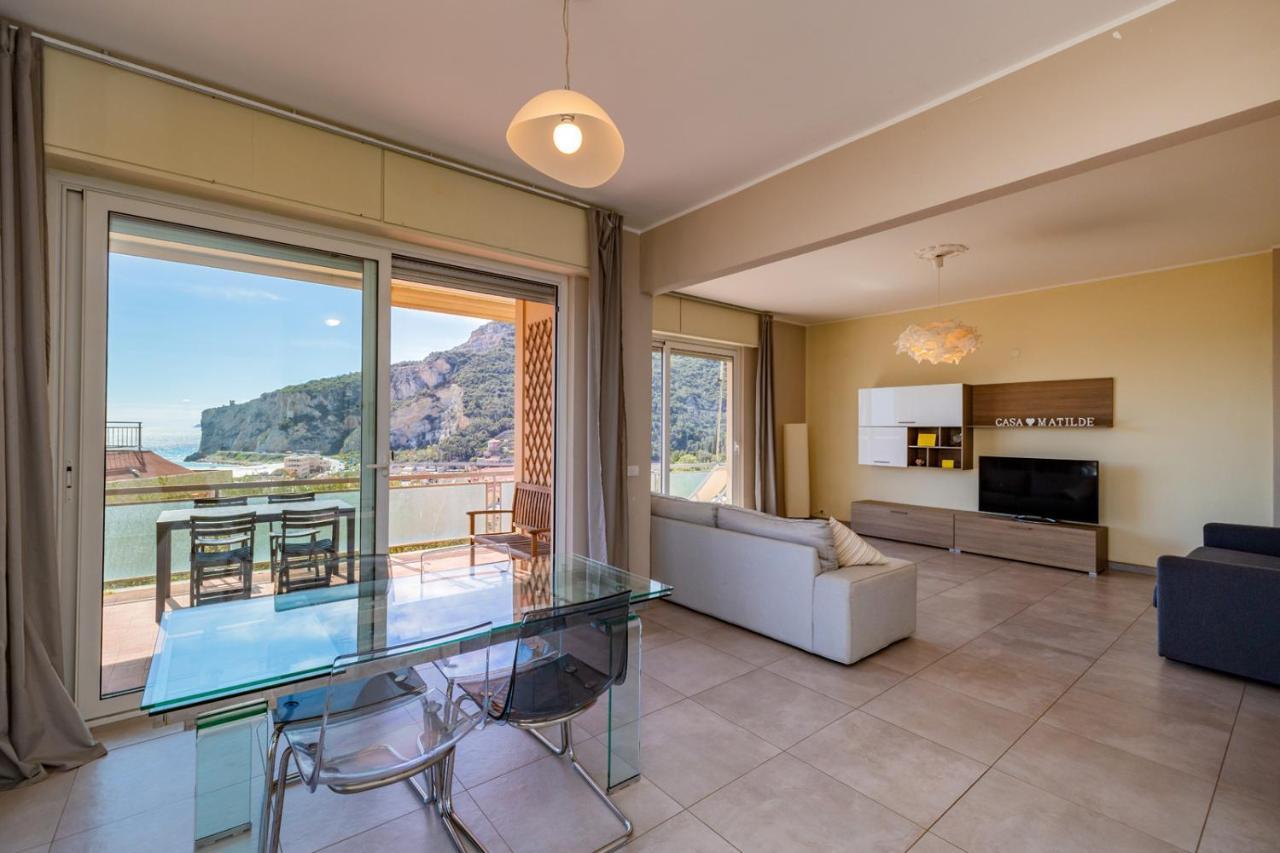 Casa Matilde - Appartamento Vista Mare - Con Posto Auto 菲纳莱利古雷 外观 照片
