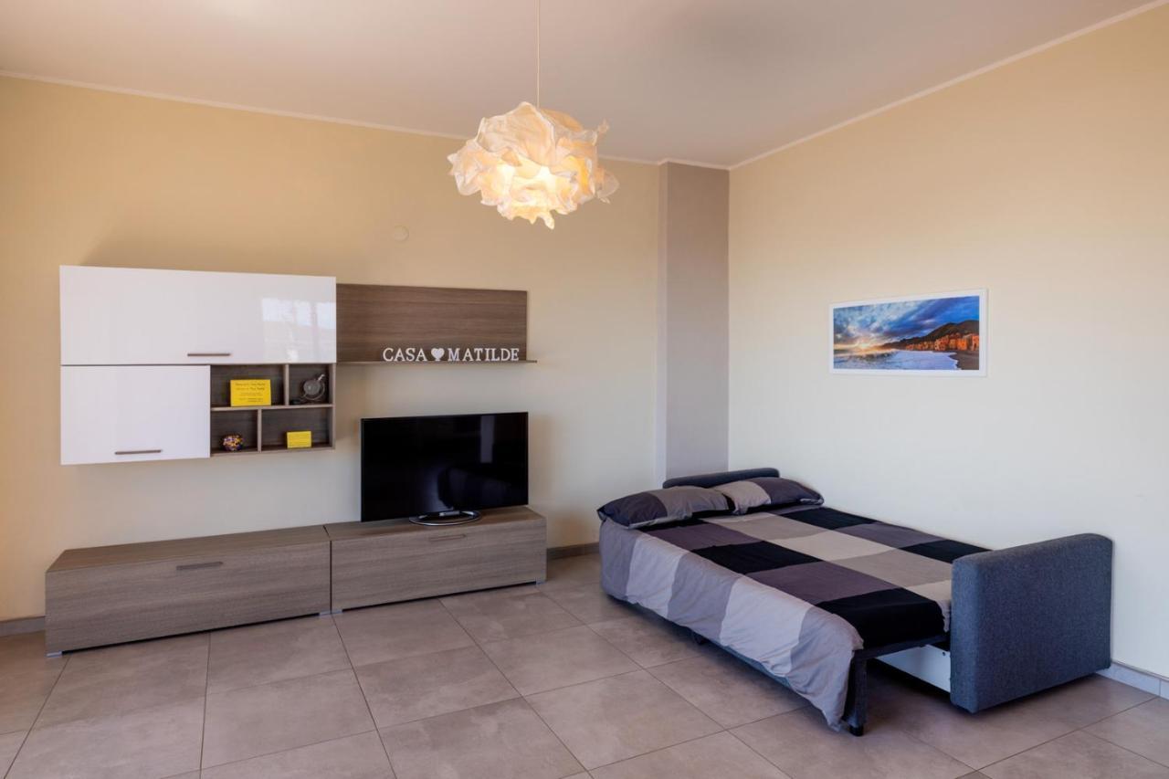 Casa Matilde - Appartamento Vista Mare - Con Posto Auto 菲纳莱利古雷 外观 照片