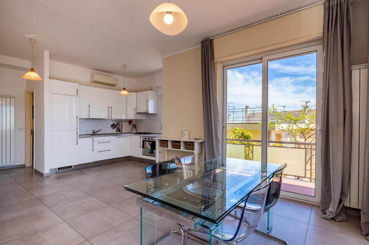Casa Matilde - Appartamento Vista Mare - Con Posto Auto 菲纳莱利古雷 外观 照片
