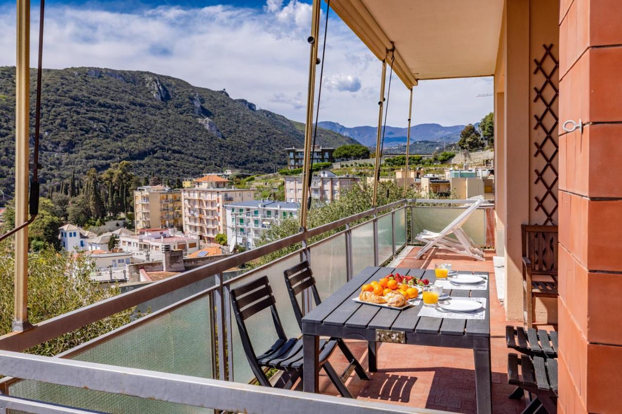 Casa Matilde - Appartamento Vista Mare - Con Posto Auto 菲纳莱利古雷 外观 照片